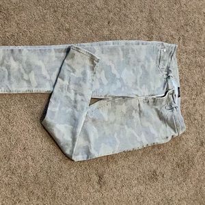 Hudson Nico mid rise straight jeans size 30 peyote camo 1
